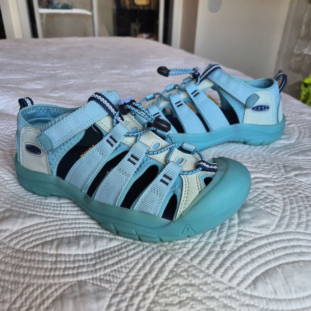 LIKE NEW Keen Newport H2 Baby Ice Blue Kids 5 Women 6.5 EU 37